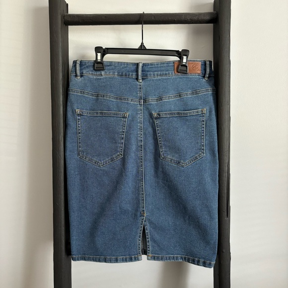 VERO MODA - DENIM PENCIL SKIRT - Picture 2 of 5